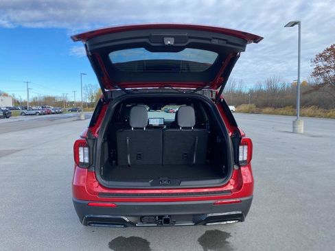 New 2026 Ford Explorer ST-Line w/ ST-Line Street Pack AWD/4WD image 16
