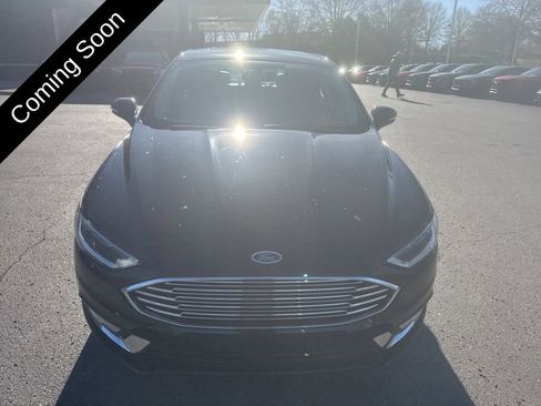 Used 2017 Ford Fusion SE w/ Fusion SE Technology Package image 28