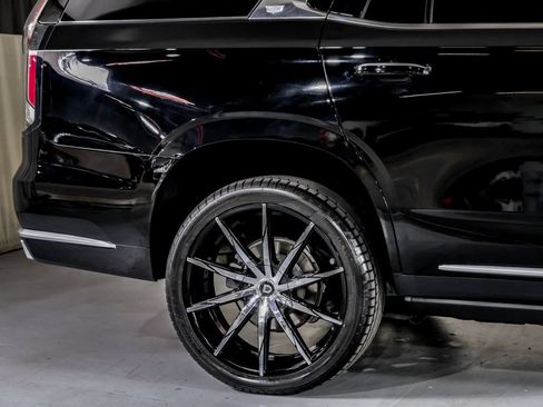 Used 2021 Cadillac Escalade Luxury RWD image 6