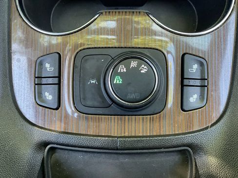 Used 2023 GMC Acadia SLE w/ Driver Convenience Package AWD/4WD image 25