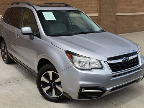 Used 2017 Subaru Forester 2.5i Premium w/ All-Weather Package image 7