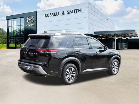 Used 2023 Nissan Pathfinder SL image 4