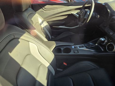 Used 2022 Chevrolet Camaro LT image 4