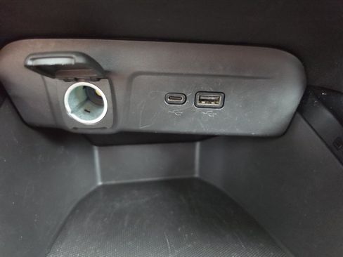 Used 2025 Chevrolet Trax LT FWD image 23