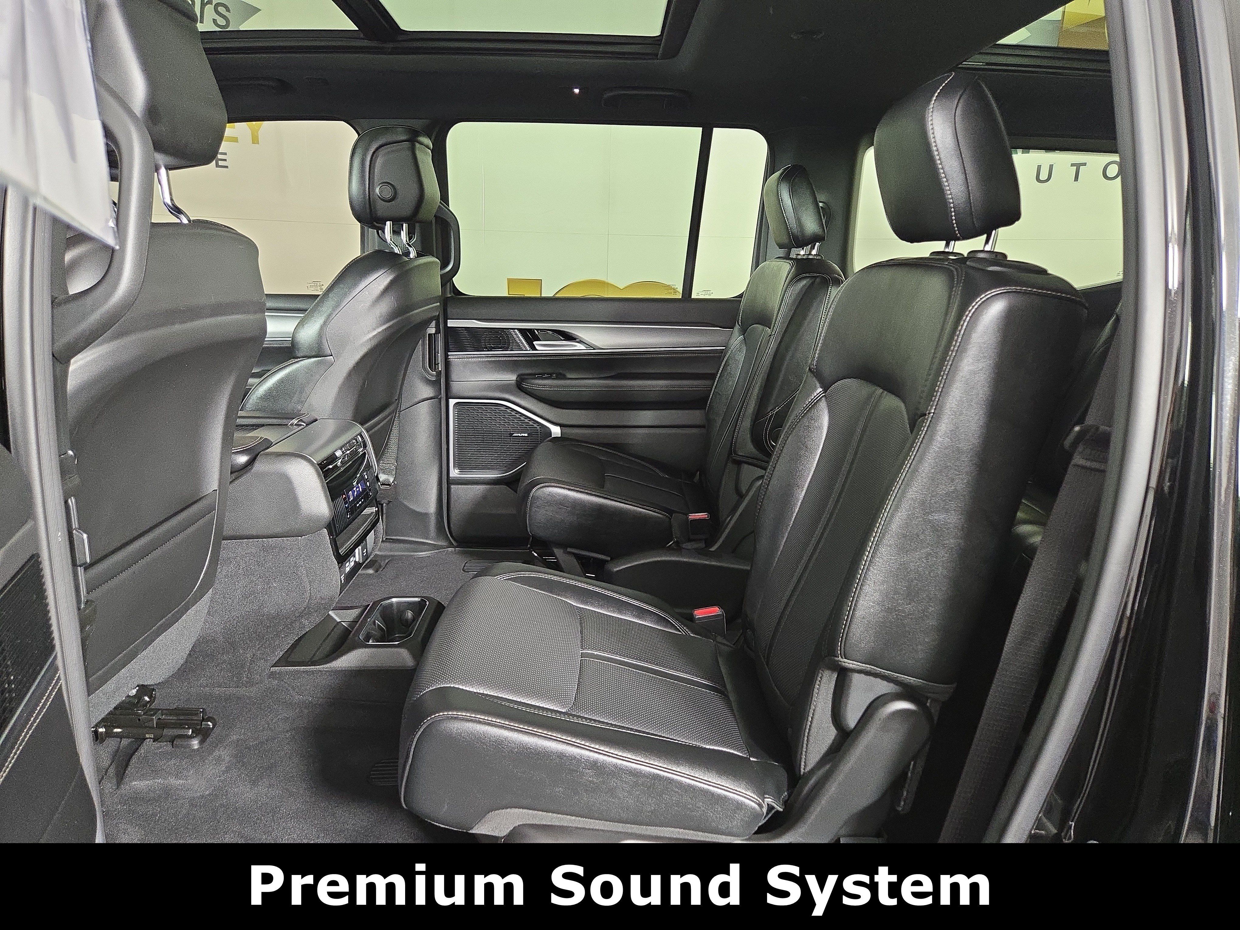 Used 2023 Jeep Wagoneer Series II AWD/4WD image 13
