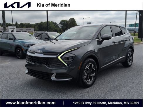 Used 2024 Kia Sportage LX image 1