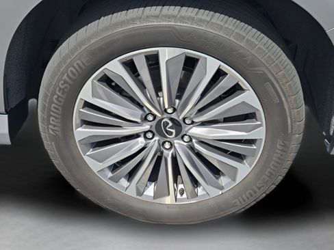 Used 2025 INFINITI QX80 Sensory AWD/4WD image 33