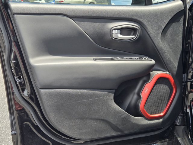 Used 2023 Jeep Renegade Trailhawk AWD/4WD image 87