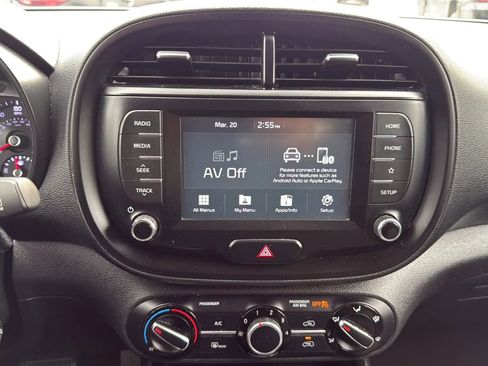 Used 2020 Kia Soul LX FWD image 18