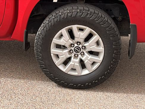 Used 2022 Nissan Frontier SV image 5