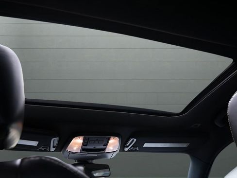 Used 2018 Dodge Charger R/T image 34