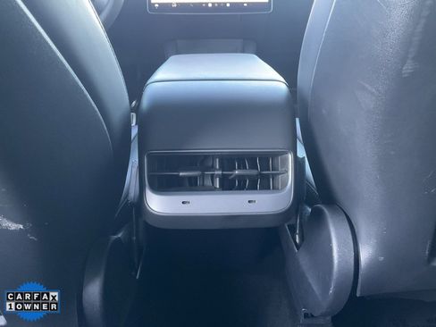 Used 2022 Tesla Model Y Performance image 31