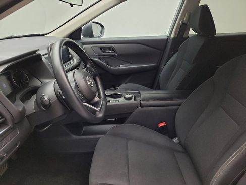 Used 2024 Nissan Rogue S image 17