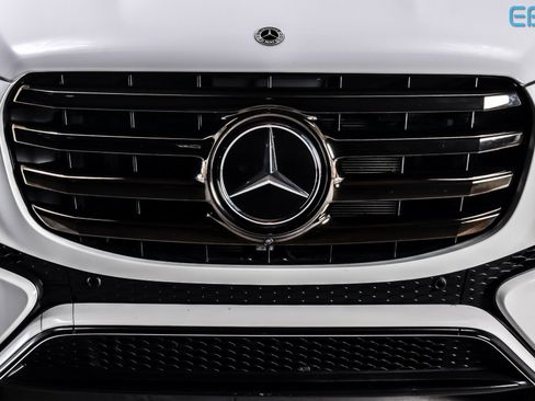 Used 2024 Mercedes-Benz GLS 580 4MATIC image 9
