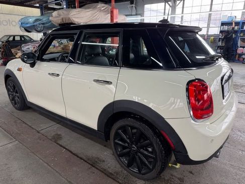 Used 2019 MINI Cooper 4-Door Hardtop image 2