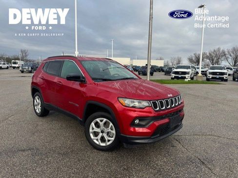 Used 2025 Jeep Compass Latitude image 1