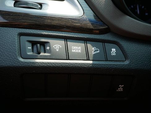 Used 2017 Hyundai Santa Fe Sport AWD/4WD image 25