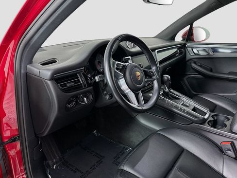 Certified 2021 Porsche Macan S AWD/4WD image 4
