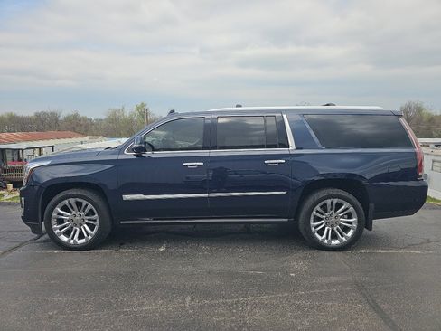 Used 2019 Cadillac Escalade ESV Premium Luxury w/ LPO, Radiant Package image 2