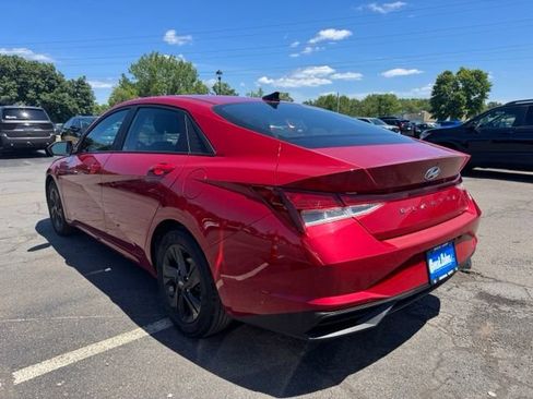 Used 2023 Hyundai Elantra SEL FWD image 4