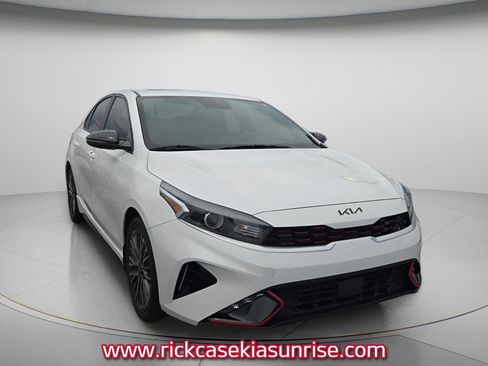 Used 2023 Kia Forte GT-Line w/ GT-Line Premium Package FWD image 4