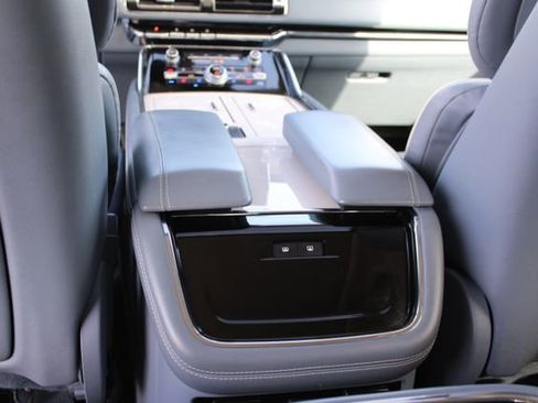 Used 2024 Lincoln Navigator Black Label AWD/4WD image 25