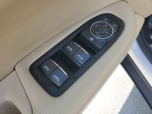 Used 2018 Cadillac XT5 AWD image 22