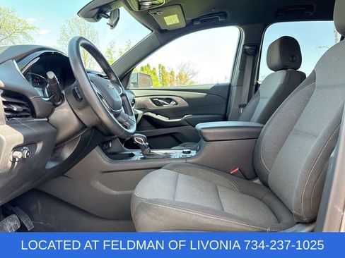 Used 2023 Chevrolet Traverse LT FWD image 18