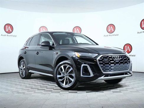 Used 2024 Audi Q5 2.0T Premium Plus w/ Premium Plus Package image 1