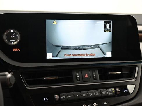 Used 2025 Lexus ES 300h w/ Premium Package FWD image 26