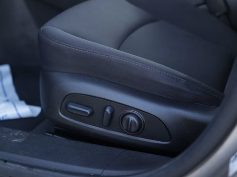 Used 2025 Chevrolet Malibu LT FWD image 19