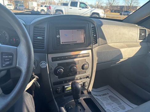 Used 2005 Jeep Grand Cherokee Laredo image 24