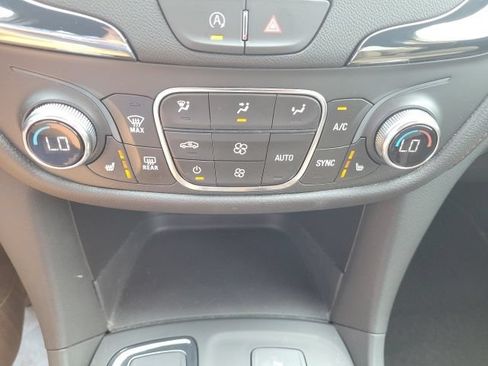 Used 2024 Chevrolet Equinox RS AWD/4WD image 49
