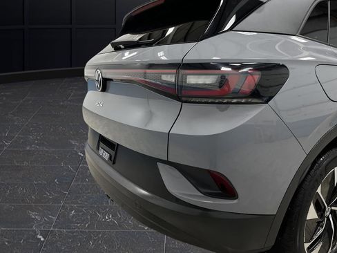 Used 2022 Volkswagen ID.4 Pro S image 32