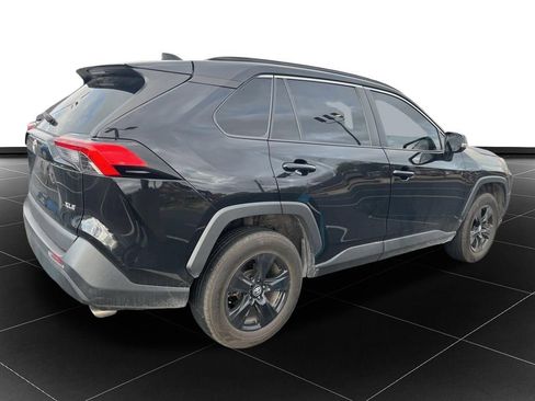 Used 2021 Toyota RAV4 XLE image 5