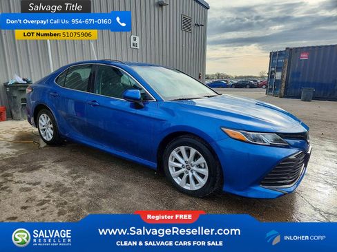 Used 2020 Toyota Camry LE FWD image 5