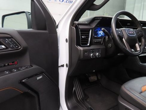 Used 2024 GMC Sierra 1500 AT4 w/ Technology Package image 60