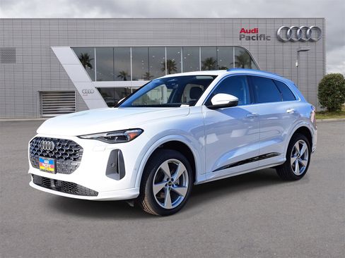 New 2025 Audi Q5 Premium Plus image 1