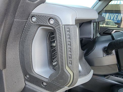 Used 2024 Ford Bronco Everglades image 29