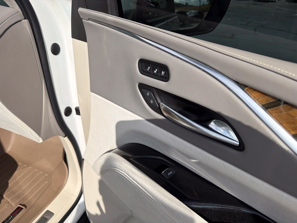 Used 2022 Cadillac Escalade ESV Sport Platinum AWD/4WD image 40