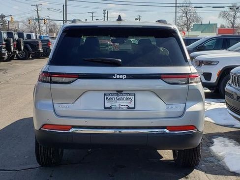 New 2026 Jeep Grand Cherokee Laredo X image 4