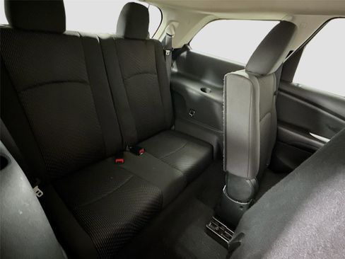 Used 2018 Dodge Journey SE w/ Blacktop Package image 16