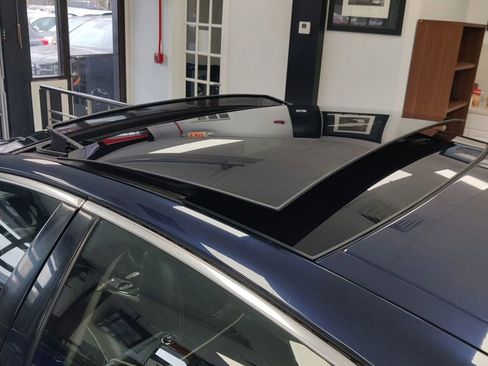 Used 2016 Jaguar XJ image 7