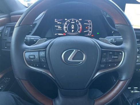 Used 2025 Lexus ES 350 Ultra Luxury w/ Accessory Package (Z2) image 15