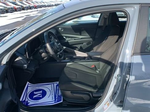 Used 2023 Hyundai Elantra SEL image 10