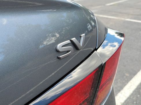 Used 2024 Nissan Altima 2.5 SV FWD image 10