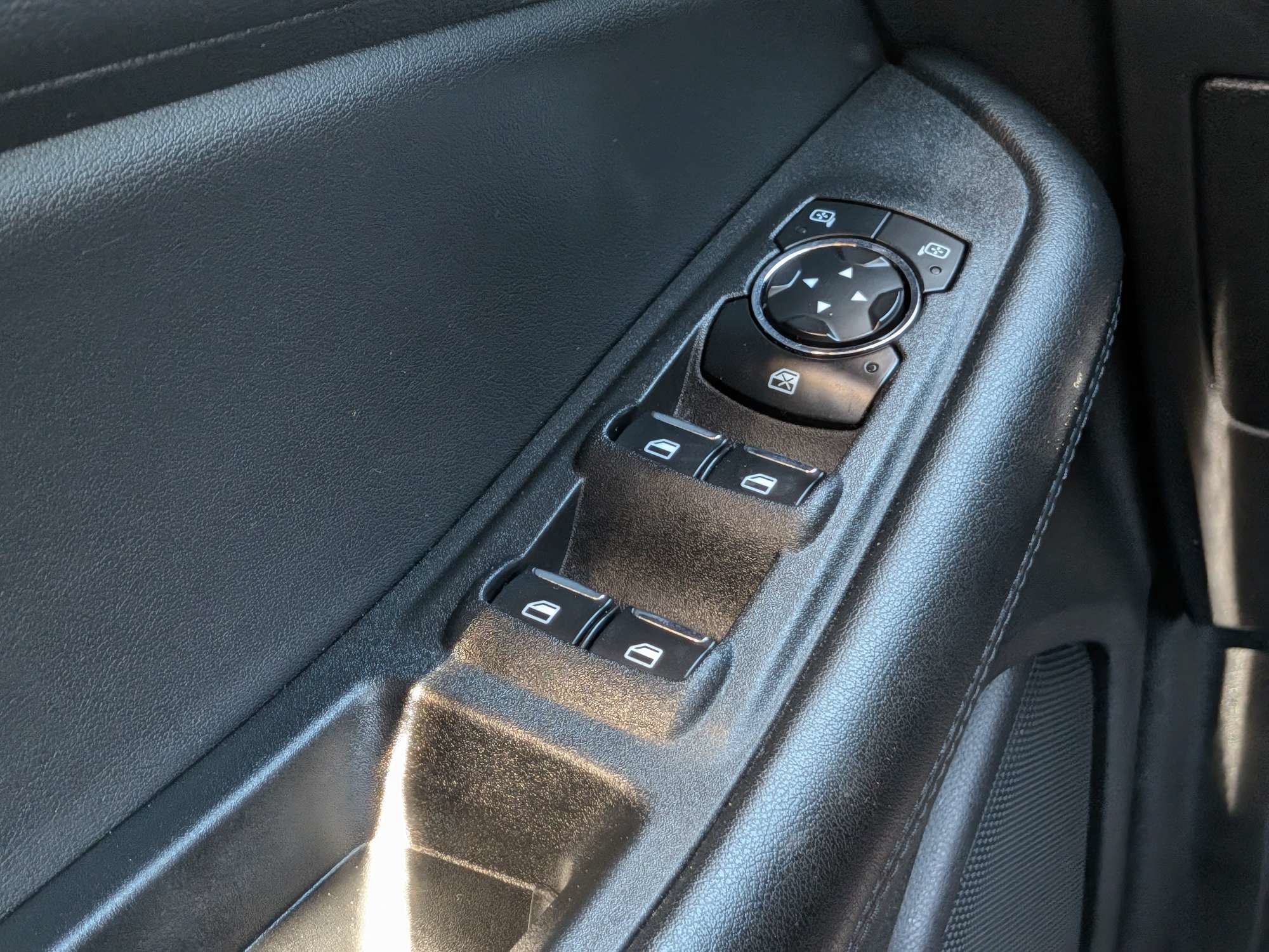 Used 2024 Ford Edge SEL AWD/4WD image 22