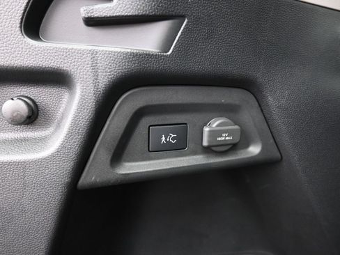 Certified 2025 Honda Pilot Touring image 32