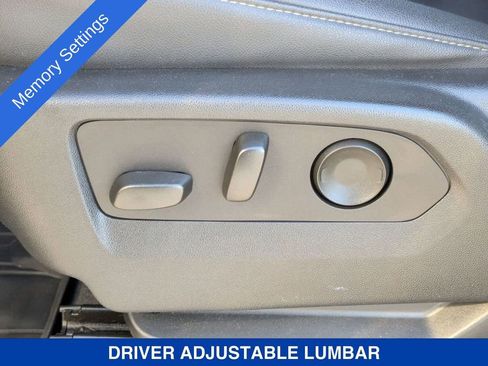 Used 2023 Chevrolet Suburban Z71 w/ Luxury Package image 17