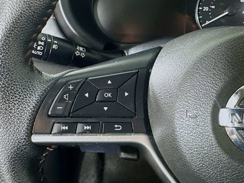 Used 2021 Nissan Kicks SR w/ SR Premium Package FWD image 9